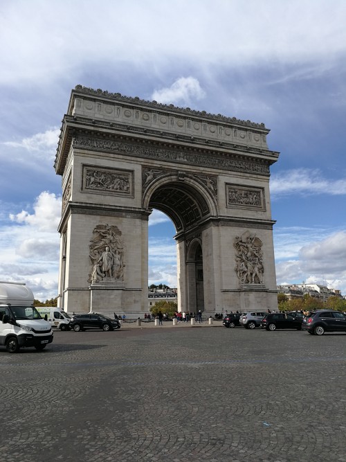 卢塞恩，米兰，巴黎，罗马，比萨