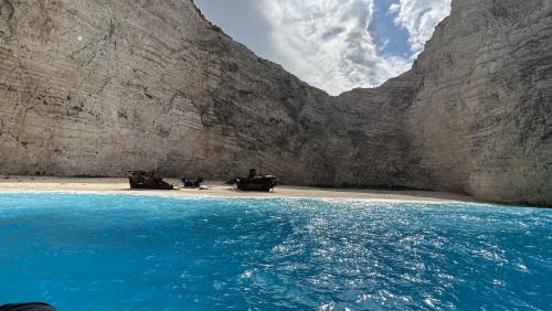 遇见醉美希腊——雅典+圣托里尼+扎金索斯+伯罗奔尼撒+梅黛奥拉天空之城九日游