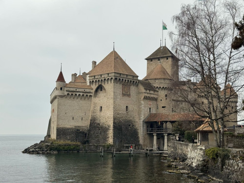 【经典热卖】【奇峰湖泊，亲近自然】法瑞双国，金色快车之旅