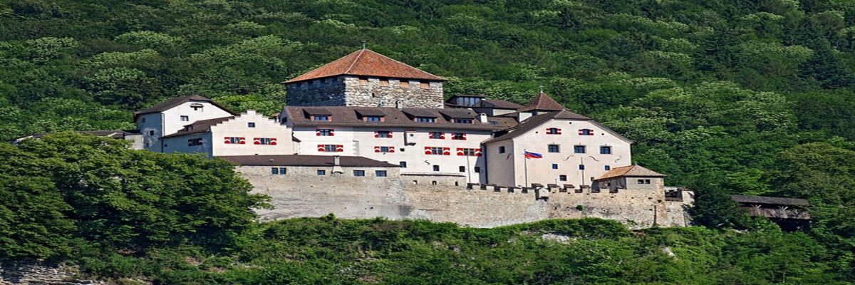赖因贝格尔故居(Rheinbergerhaus)介绍_图片_地址_游玩指南-【列支敦士登景点攻略】